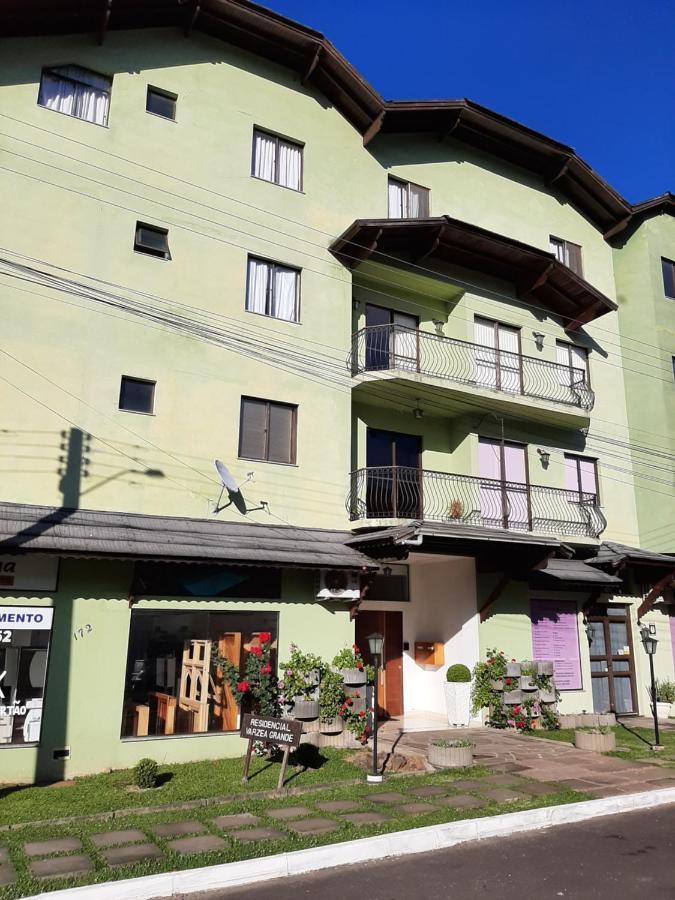 Apartamento Novo, Lindamente Decorado Com Estacionamento Incluido